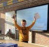 De voorleeskampioen van school is.